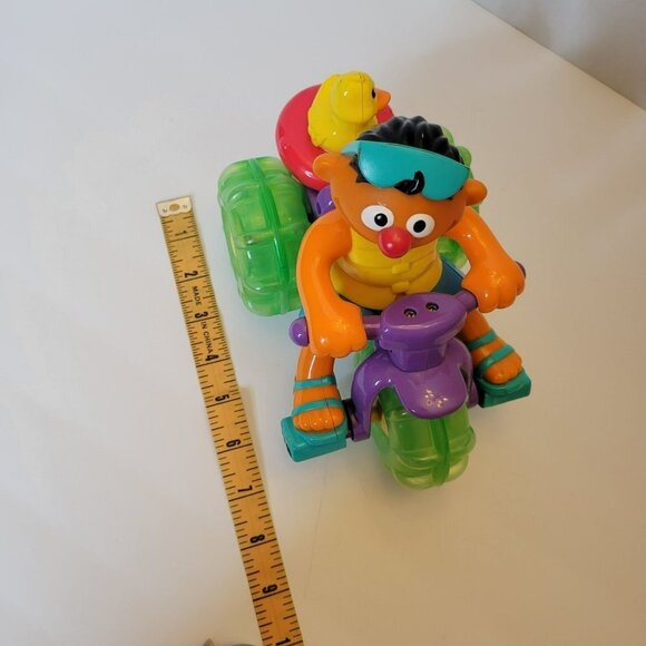 2001 Sesame Street Ernie's Splashing Fun Trike Rubber Ducky Water Toy Works - Picture 11 of 11